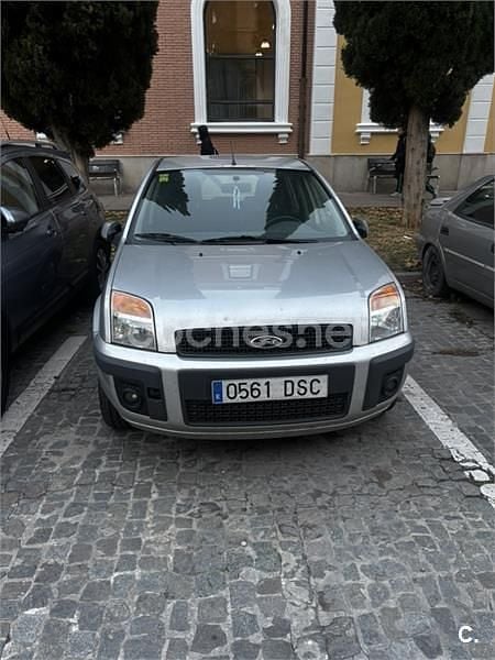 Gris / plata Usado 2005 Ford Fusion Trend Berlina | 4250 € (Precio justo) - Imagen 1/4