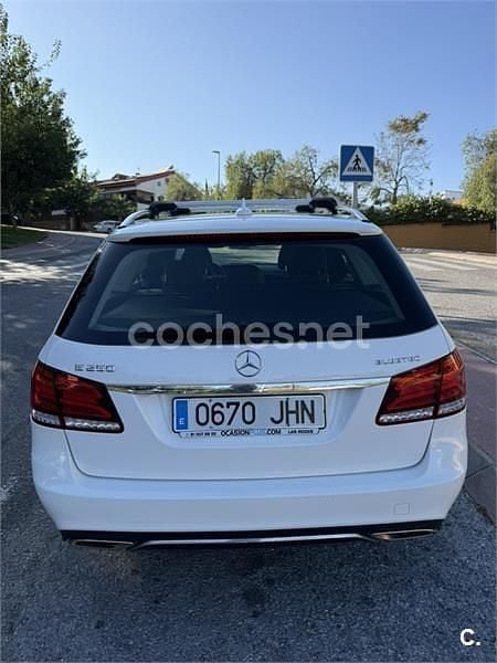 Usado Mercedes E220 170 CV (125 kW) 2015 Blanco Familiar