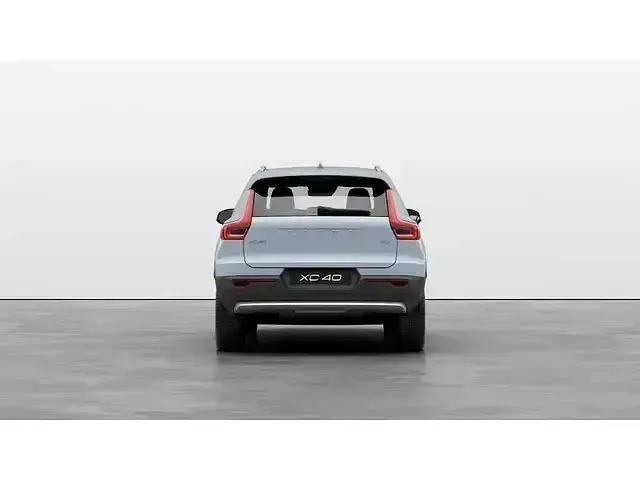 Usado Volvo XC40 Core 163 CV (119 kW) 2023 Rojo SUV