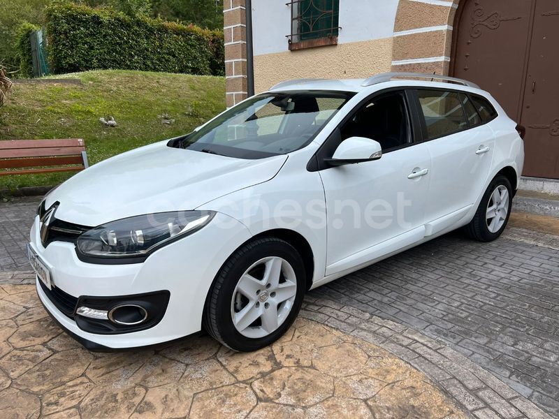 Blanco Usado 2015 Renault Mégane GrandTour LIMITED Familiar | 7999 € (Precio justo) - Imagen 1/4