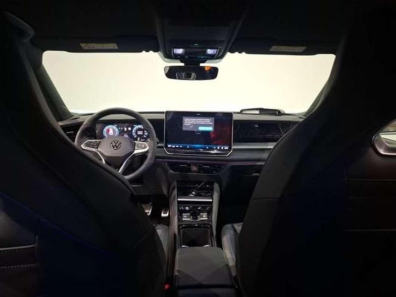 Usado VW Tayron R-line 151 CV (111 kW) 2025 Gris SUV