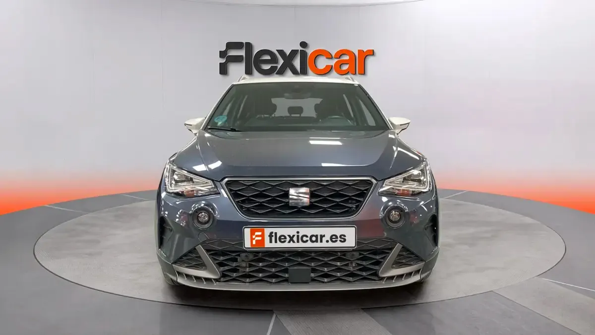 Usado Seat Arona FR 150 CV (110 kW) 2023 Gris SUV