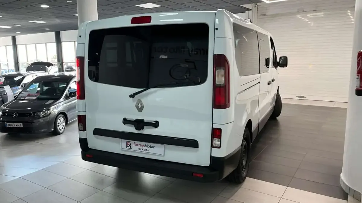 Usado Renault Trafic 125 CV (91 kW) 2018 Blanco Monovolumen