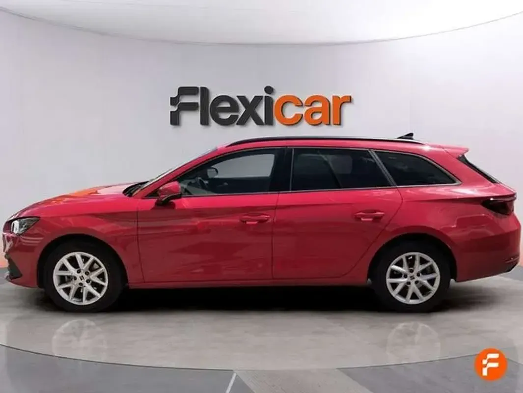 Usado Seat Leon Style 110 CV (80 kW) 2023 Rojo Utilitario