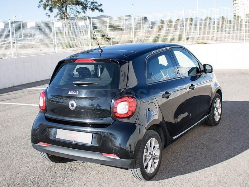 Usado Smart ForFour Passion 90 CV (66 kW) 2016 Negro Utilitario