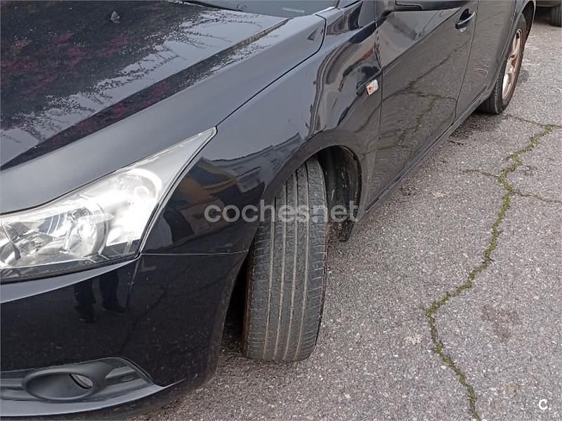 Usado Chevrolet Cruze 113 CV (83 kW) 2009 Negro Berlina
