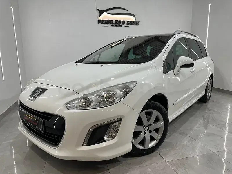 Usado Peugeot 308 SW Access 92 CV (67 kW) 2014 Blanco Familiar