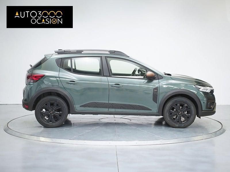 Usado Dacia Sandero Extreme 101 CV (74 kW) 2025 Verde Berlina