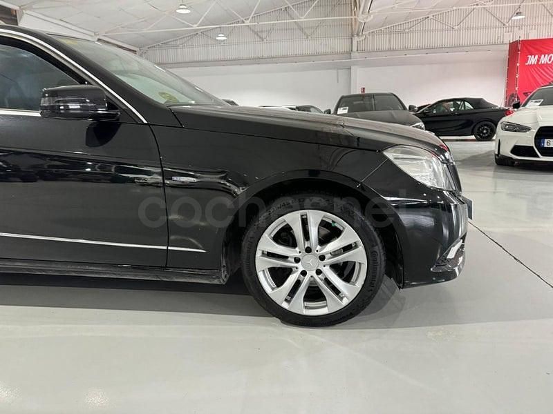 Usado Mercedes E200 Avantgarde 136 CV (100 kW) 2011 Negro Berlina