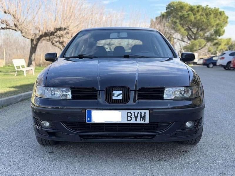 Usado Seat Leon Stella 110 CV (80 kW) 2002 Negro Utilitario
