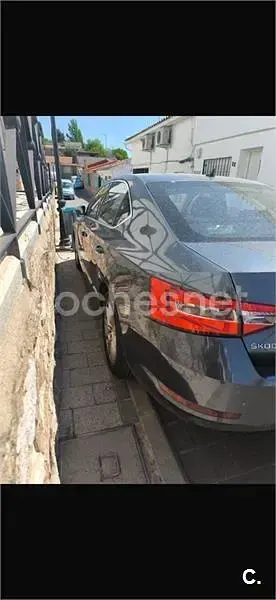 Usado Skoda Superb Active 150 CV (110 kW) 2018 Gris / plata Berlina