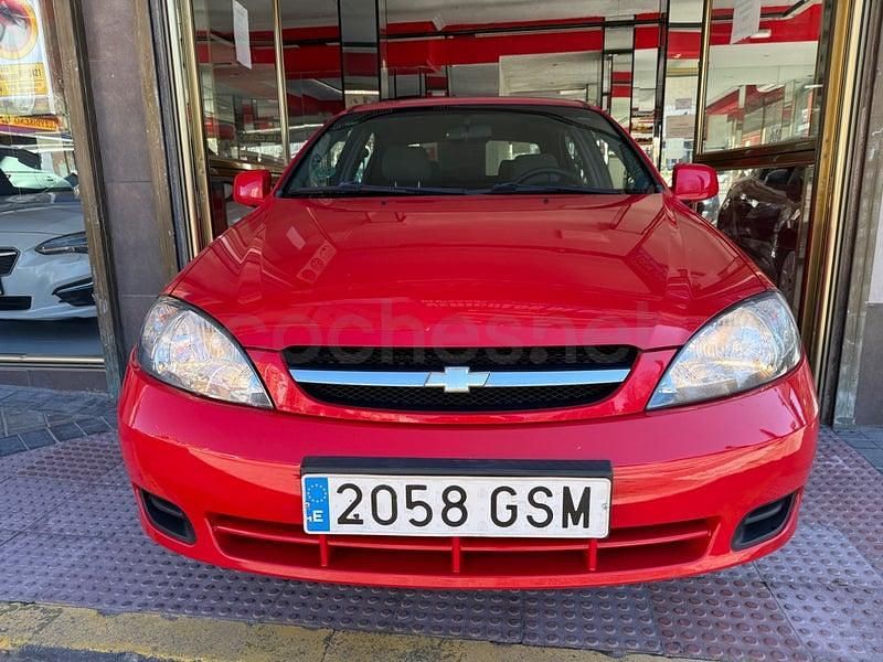 Usado Chevrolet Lacetti SE 95 CV (69 kW) 2010 Rojo Utilitario