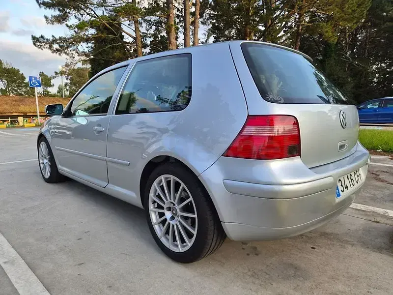 Usado VW Golf IV GTI 150 CV (110 kW) 2003 Gris / plata Berlina