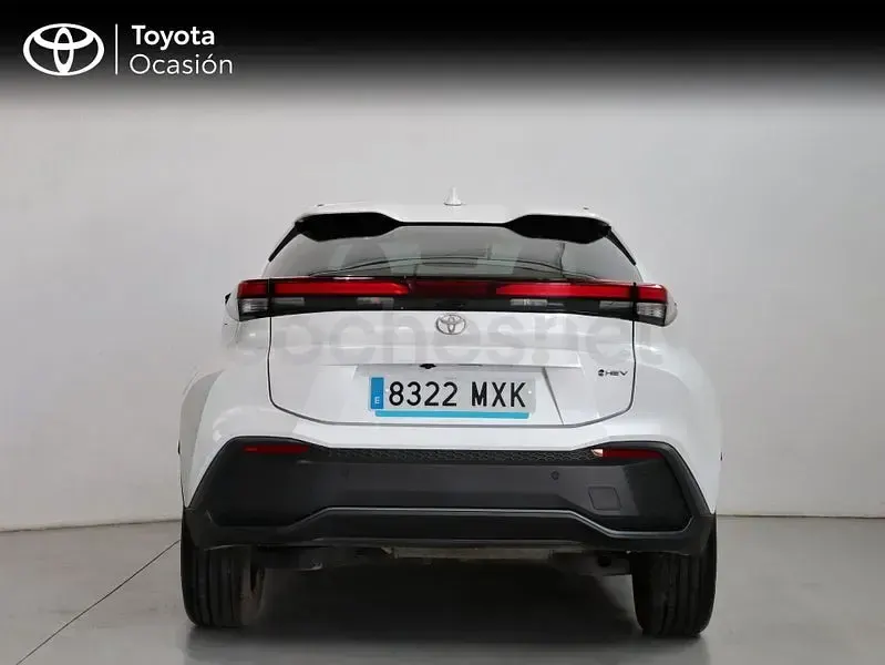 Käytetty Toyota C-HR Advance 140 HP (102 kW) 2024 Valkoinen Katumaasturi
