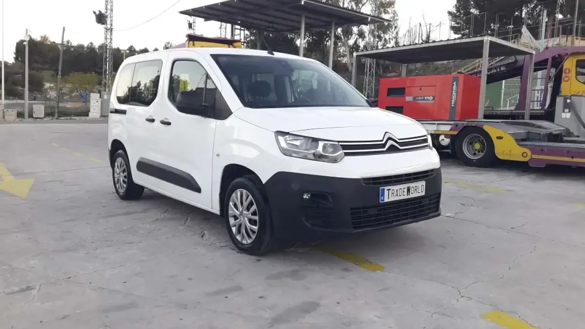 Usado Citroën e-Berlingo Feel 102 CV (75 kW) 2022 Blanco Monovolumen