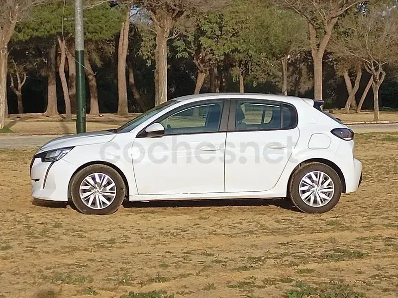 Usado Peugeot 208 Active 100 CV (73 kW) 2021 Blanco Utilitario