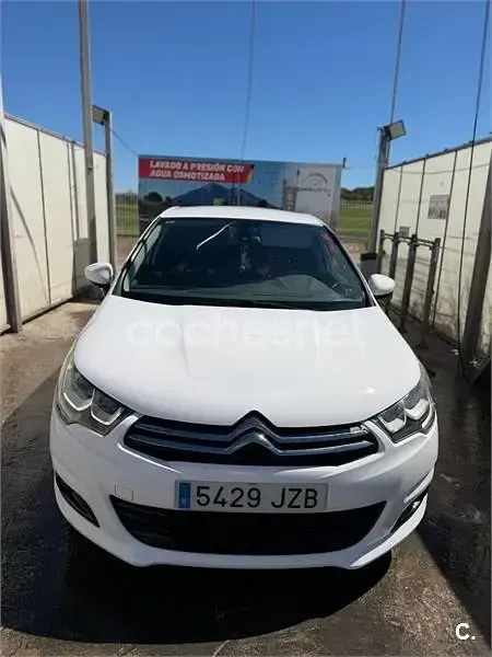Usado Citroën C4 Live 99 CV (72 kW) 2017 Blanco Berlina