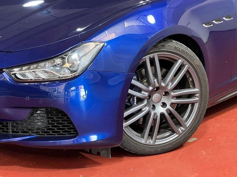 Usado Maserati Ghibli 409 CV (300 kW) 2015 Azul Berlina