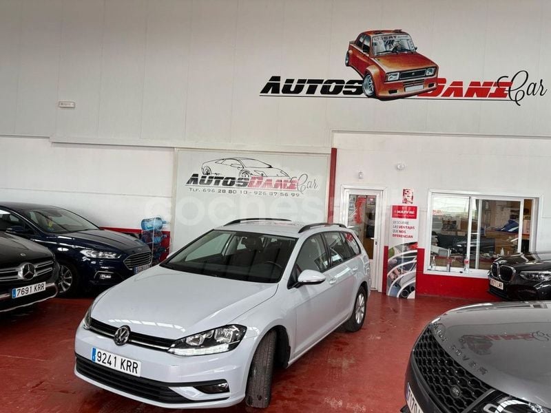 Gris / plata Usado 2019 VW Golf VII Business Familiar | 9490 € (Precio justo) - Imagen 1/4