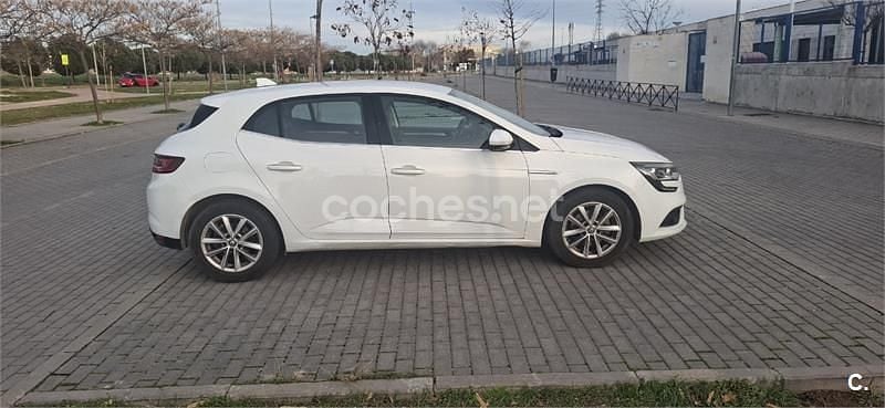 Usado Renault Mégane IV Zen 130 CV (95 kW) 2018 Blanco Berlina