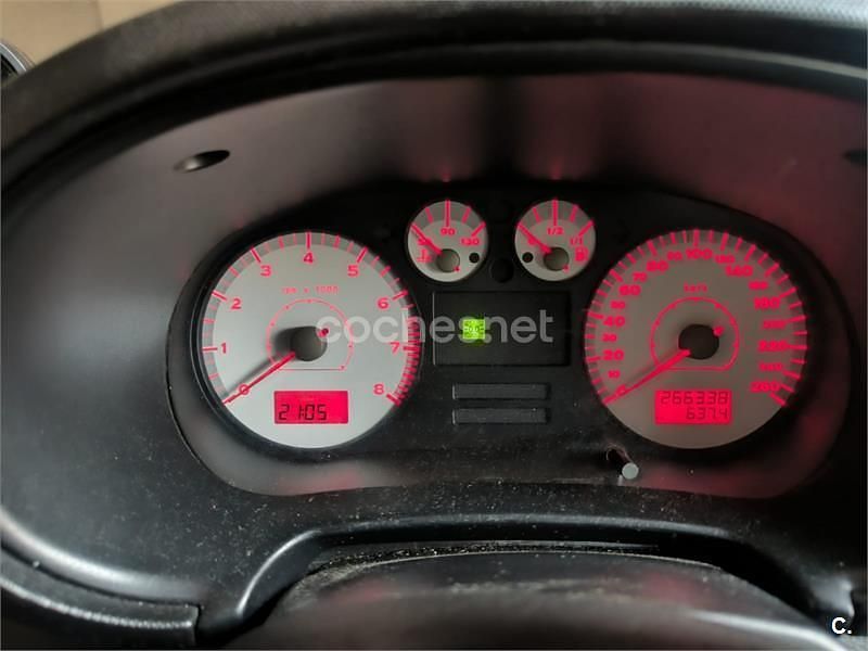 Usado Seat Leon CUPRA 210 CV (154 kW) 2003 Rojo Utilitario