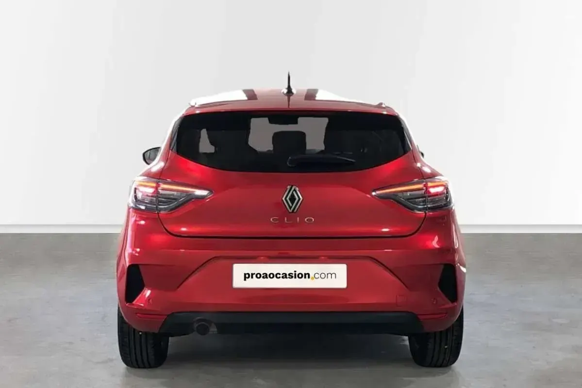 Usado Renault Clio Evolution 91 CV (66 kW) 2023 Rojo Utilitario
