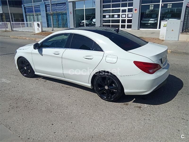 Usado Mercedes CLA200 Urban 136 CV (100 kW) 2015 Blanco Berlina