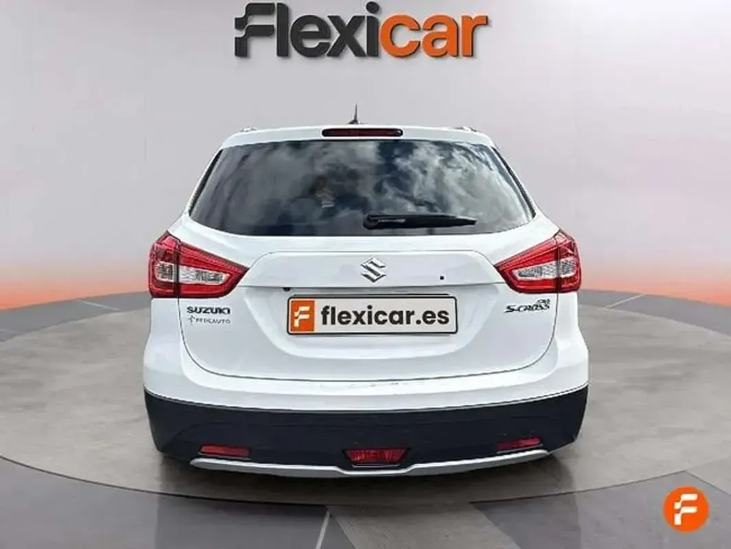 Usado Suzuki SX4 City 120 CV (88 kW) 2018 Blanco Utilitario