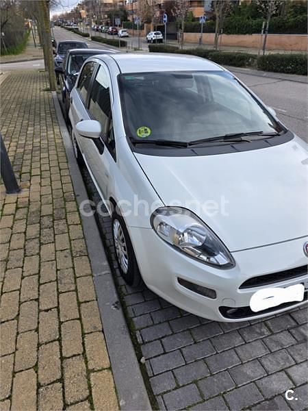 Usado Fiat Punto Pop 75 CV (55 kW) 2015 Blanco Berlina