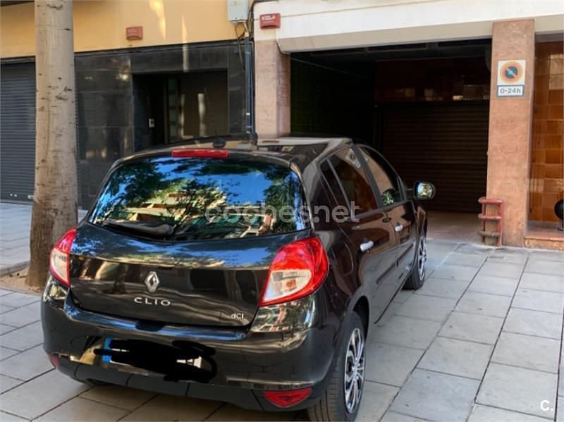 Negro Usado 2011 Renault Clio II Authentique Berlina | 4700 € (Precio justo) - Imagen 1/4
