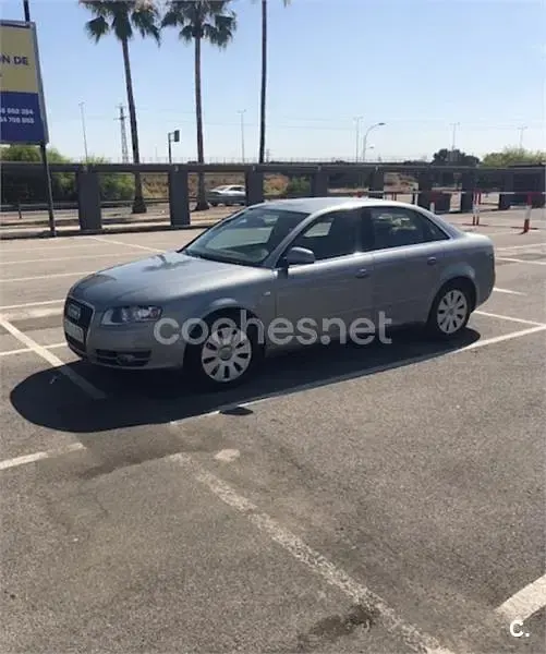 Usado Audi A4 140 CV (102 kW) 2006 Gris / plata Berlina
