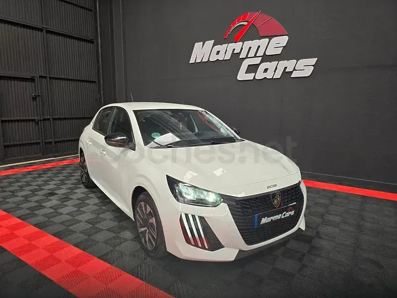 Usado Peugeot 208 Allure 100 CV (73 kW) 2025 Blanco Utilitario