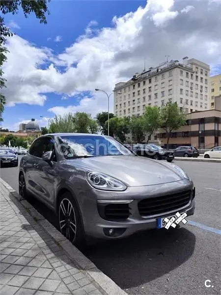 Usado Porsche Cayenne Diesel 262 CV (192 kW) 2015 Gris / plata SUV
