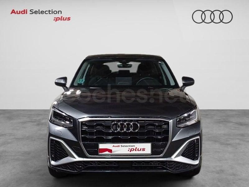 Usado Audi Q2 S-Line 116 CV (85 kW) 2025 Gris / plata SUV