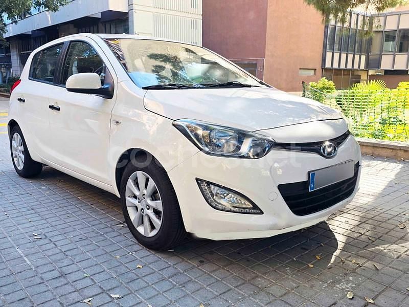 Blanco Usado 2013 Hyundai i20 Berlina | 7800 € (Precio justo) - Imagen 1/4