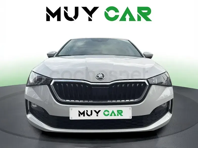 Usado Skoda Scala Ambition 110 CV (80 kW) 2022 Blanco Utilitario