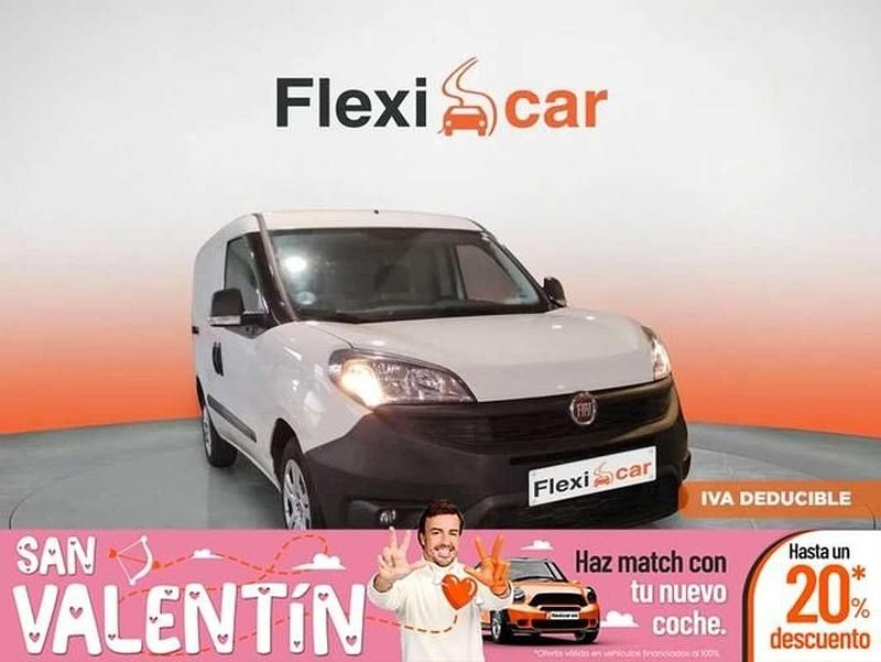 Usado Fiat Doblò 105 CV (77 kW) 2022 Blanco Monovolumen