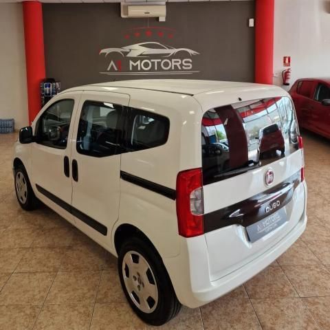 Usado Fiat Qubo Easy 77 CV (56 kW) 2017 Blanco Monovolumen