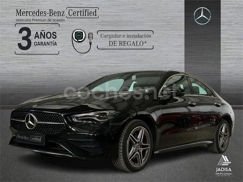 Negro cosmos Usado 2024 Mercedes CLA250e AMG line Berlina | 41.990 € - Imagen 1/4