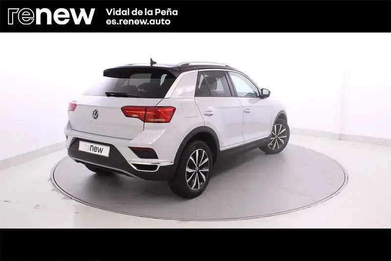Usado VW T-Roc Advance 150 CV (110 kW) 2021 Blanco puro techo ne SUV