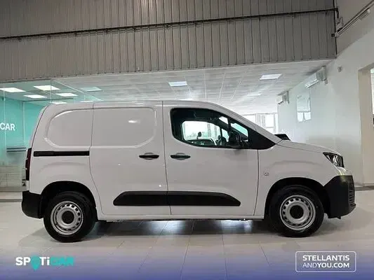 Usado Peugeot Partner 102 CV (75 kW) 2023 Blanco Monovolumen