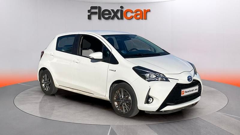 Usado Toyota Yaris Hybrid Active 100 CV (73 kW) 2019 Berlina