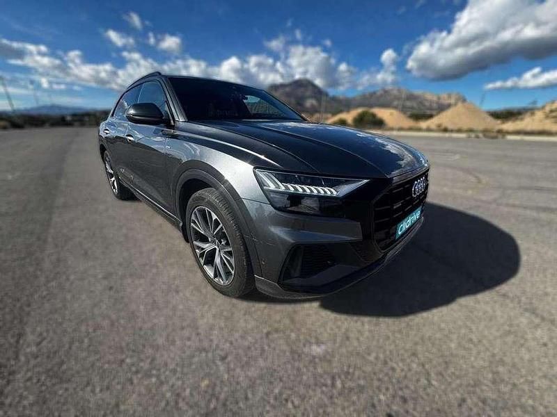 Usado Audi Q8 S-Line 286 CV (210 kW) 2020 Gris SUV
