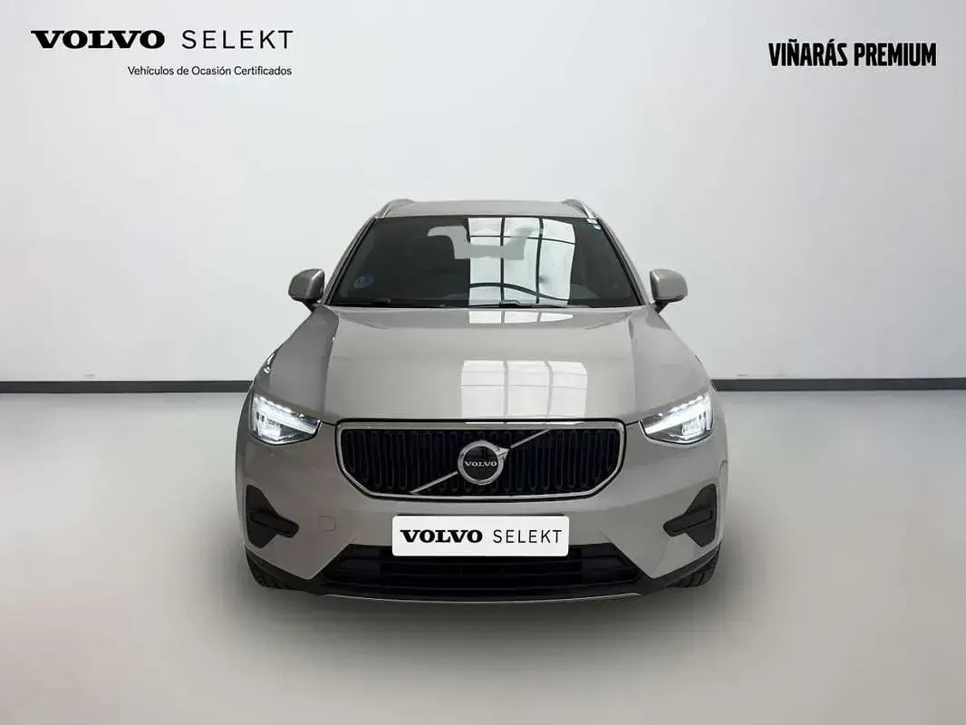 Usado Volvo XC40 Core 163 CV (119 kW) 2025 Plateado SUV