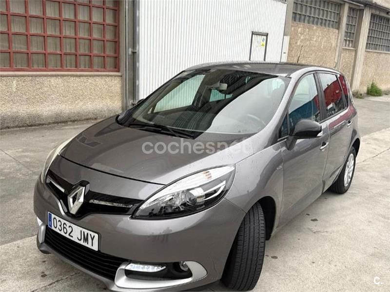 Usado Renault Scénic III 115 CV (84 kW) 2016 Gris / plata Monovolumen