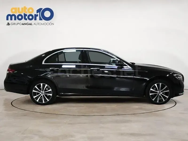 Usado Mercedes E300 320 CV (235 kW) 2022 Negro Berlina