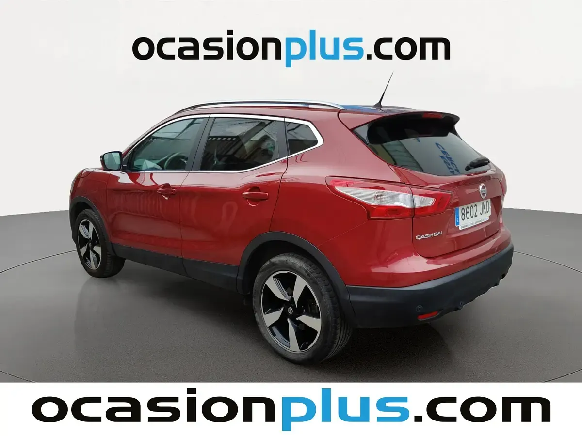 Usado Nissan Qashqai 360º 131 CV (96 kW) 2015 Rojo SUV