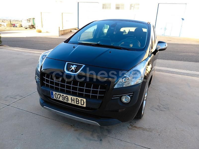 Usado Peugeot 3008 Access 115 CV (84 kW) 2013 Negro Berlina