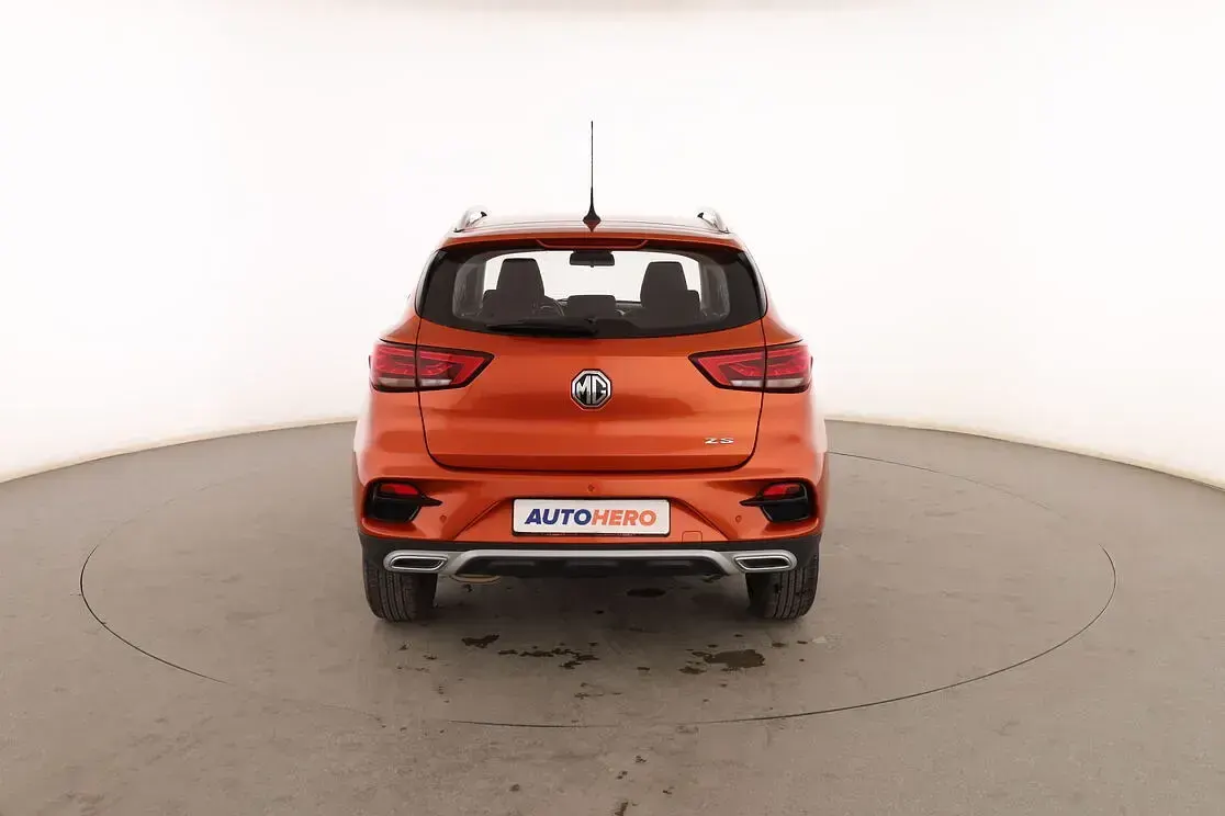 Usado MG ZS Comfort 106 CV (77 kW) 2023 Naranja SUV