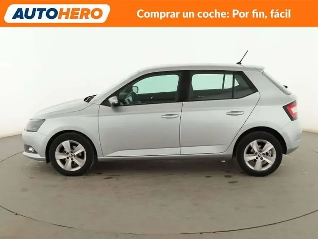 Usado Skoda Fabia Ambition 95 CV (69 kW) 2018 Plateado Utilitario